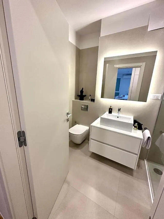 Sono - App With Garage&Elevator Apartment Split