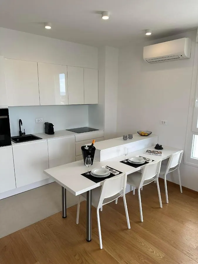 Sono - App With Garage&Elevator Apartment Split 0*,