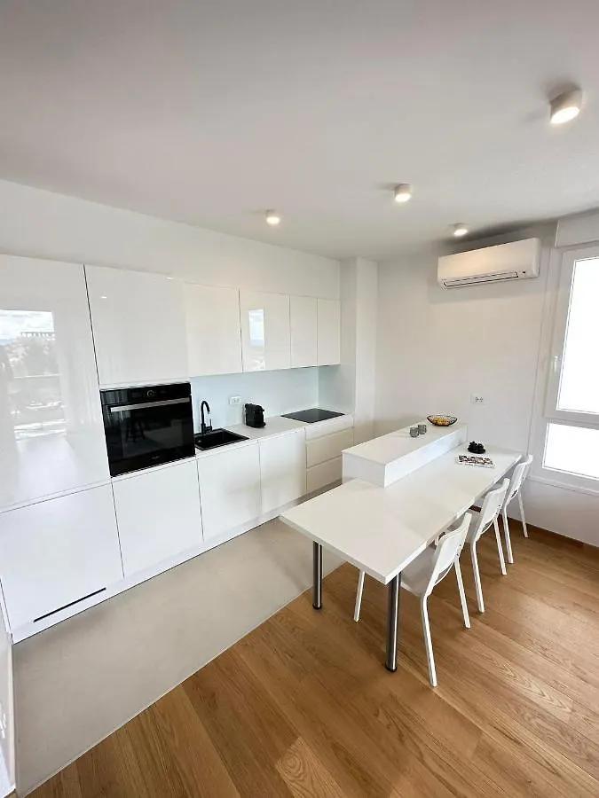 Sono - App With Garage&Elevator Apartment Split