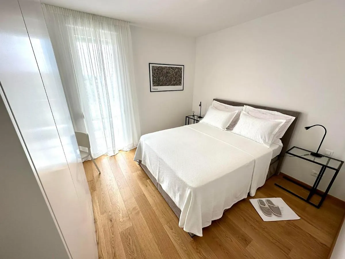 Sono - App With Garage&Elevator Apartment Split