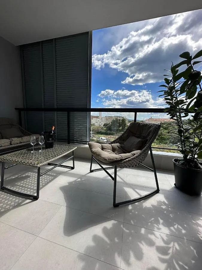 Sono - App With Garage&Elevator Apartment Split