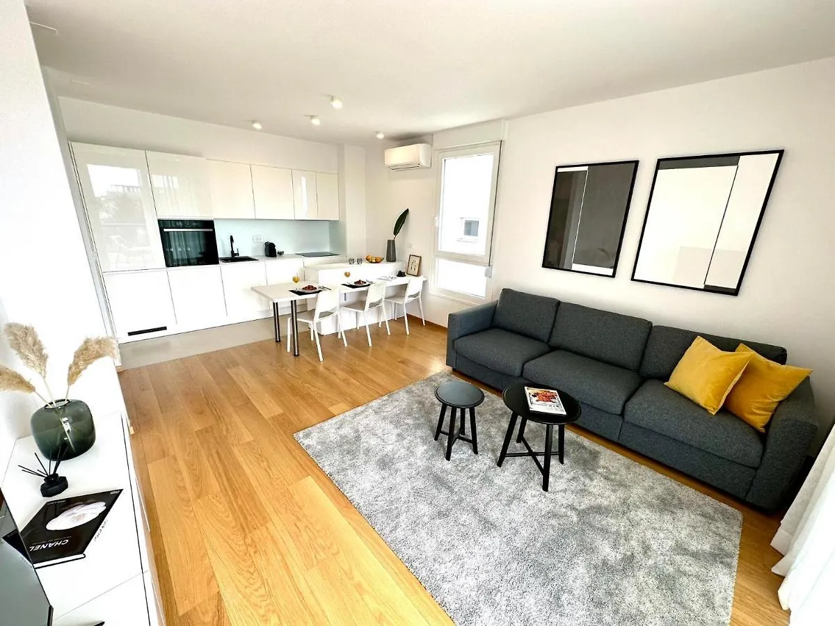 Sono - App With Garage&Elevator Apartment Split