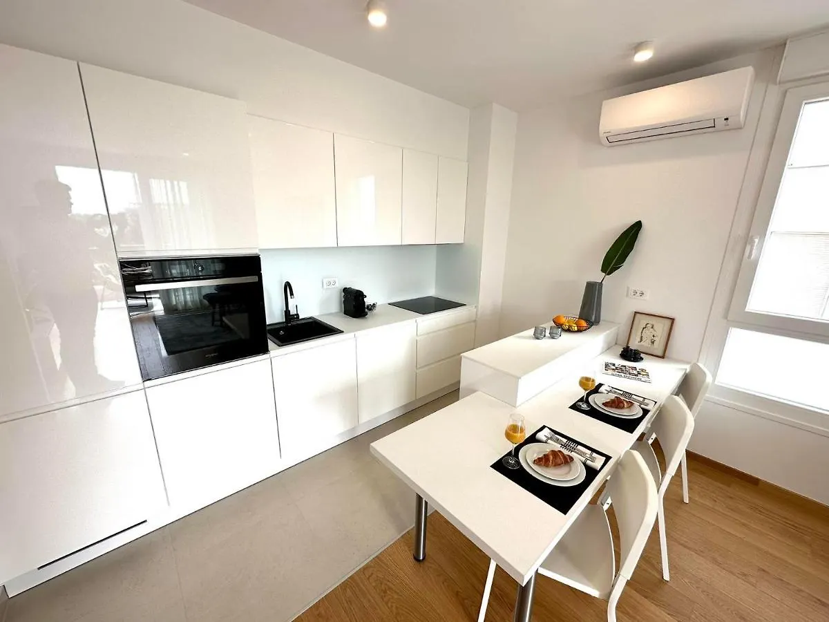 Sono - App With Garage&Elevator Apartment Split