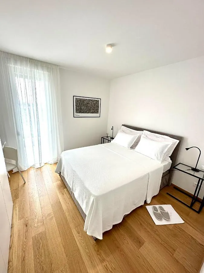 Sono - App With Garage&Elevator Apartment Split